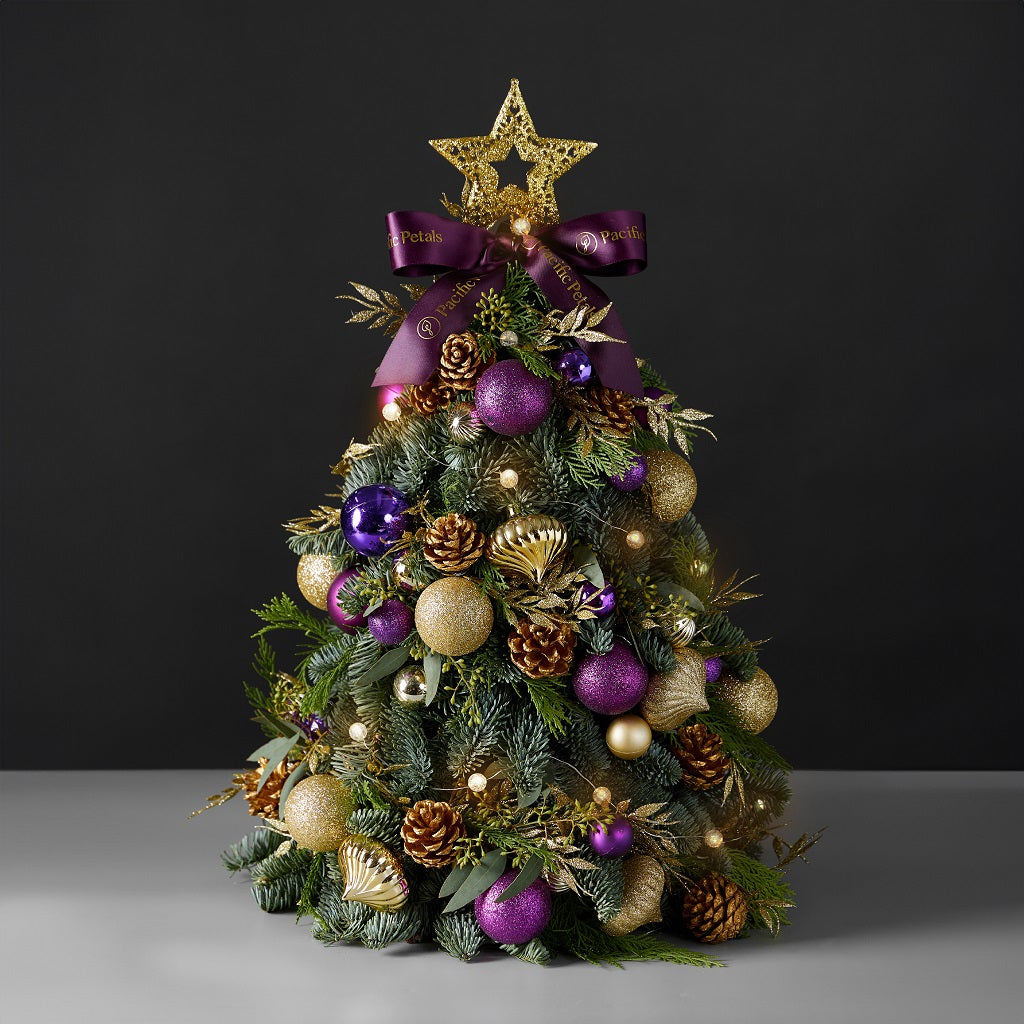The glamorous night xmas tree