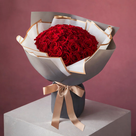 Endless love (49 pcs Preserved Roses from Ecuador)